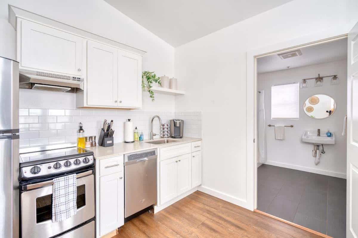 - Vibes Getaway Near Burnside & Laurelhurst! Apartment