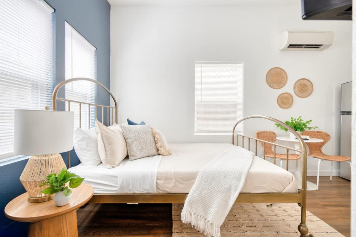 - Vibes Getaway Near Burnside & Laurelhurst! Apartment Portland